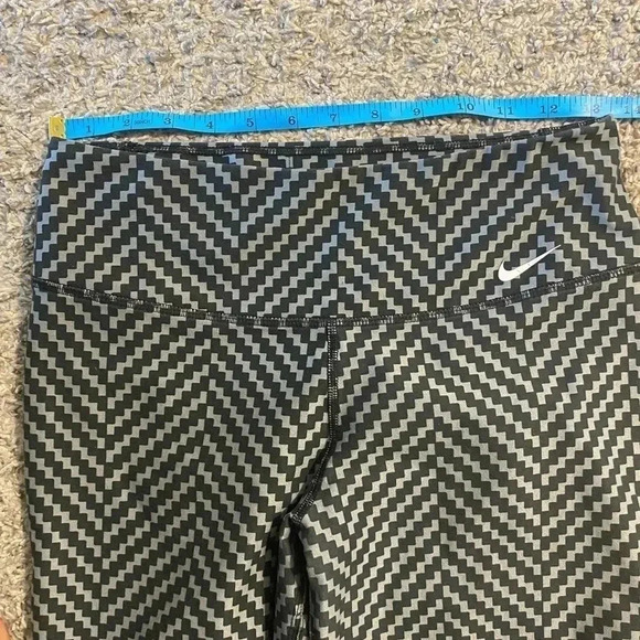 Nike Dri-Fit Legend 2.0 Training Zig Zag Capri Leggings | Size Small - Picture 5 of 6